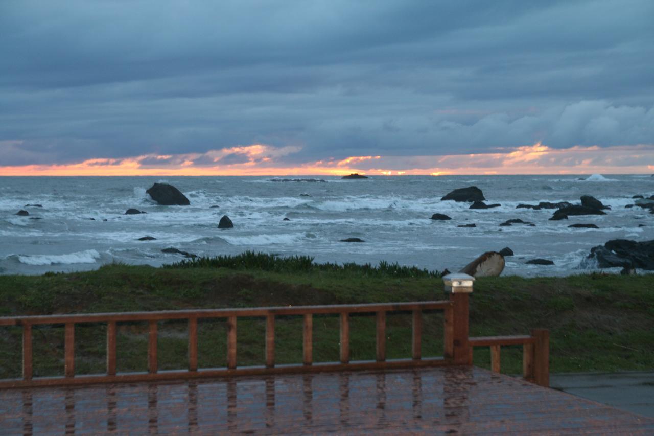 Oceanfront Lodge クレセントシティ エクステリア 写真